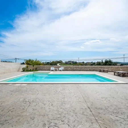 Stefania Apartment *